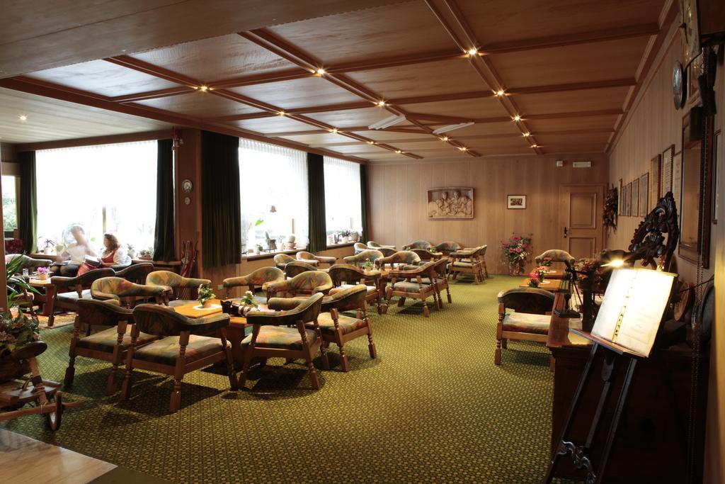 Hotel Alpino Plan セルヴァ・ディ・ヴァル・ガルデーナ エクステリア 写真