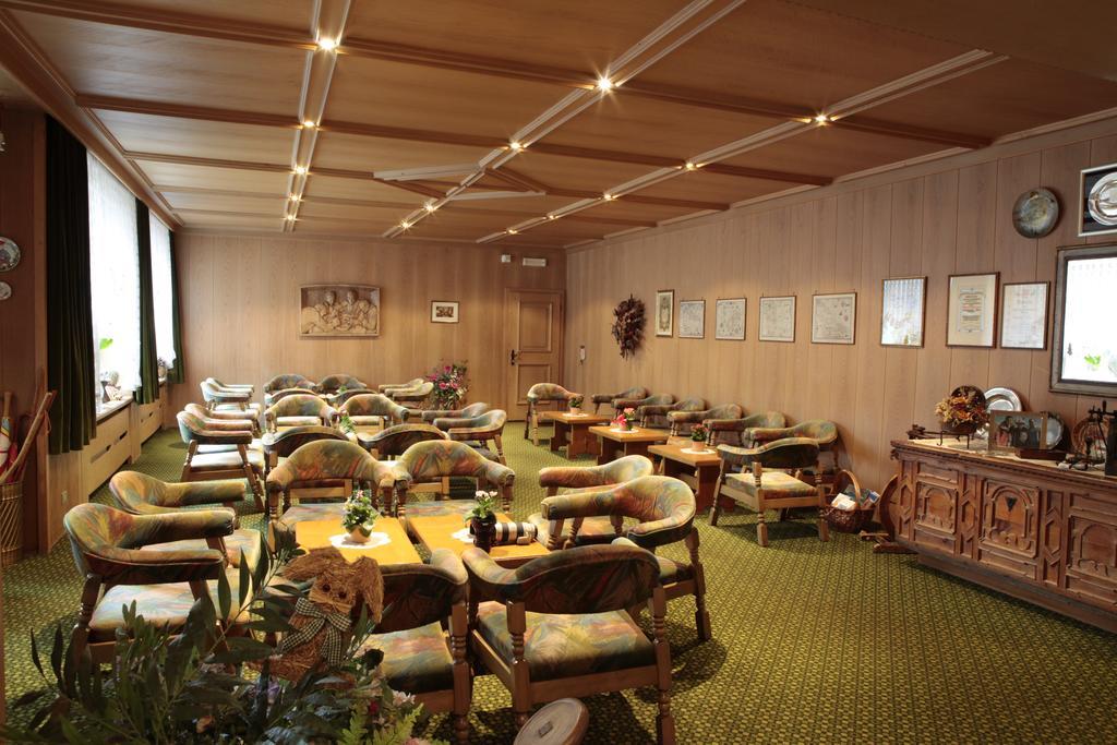 Hotel Alpino Plan セルヴァ・ディ・ヴァル・ガルデーナ エクステリア 写真
